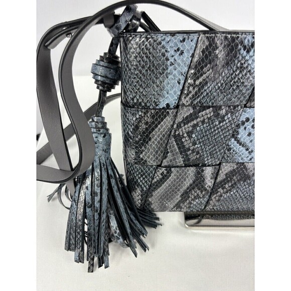 Vince Camuto Josy Woven Leather Crossbody Bag Grey Blue Multi Tassel Reptile - Picture 5 of 16